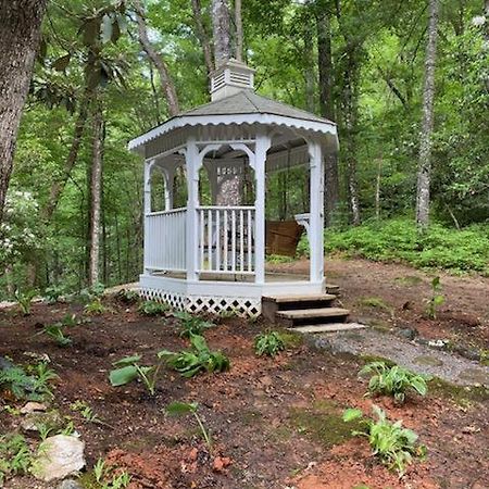 Lolly'S Treehouse Hotel Highlands Bagian luar foto