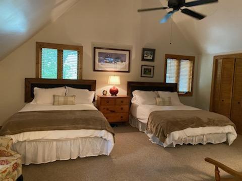 Lolly'S Treehouse Hotel Highlands Bagian luar foto