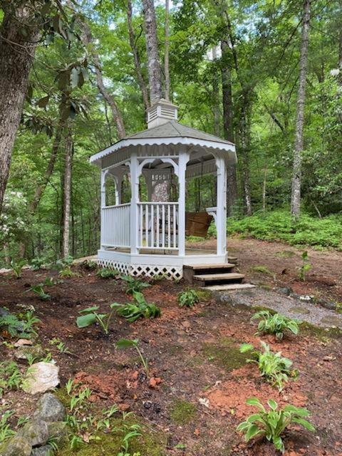 Lolly'S Treehouse Hotel Highlands Bagian luar foto